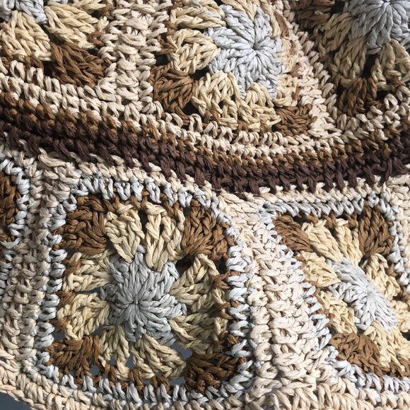 Steve Madden Paper Yarn Bucket Hat - Picture 4 of 7